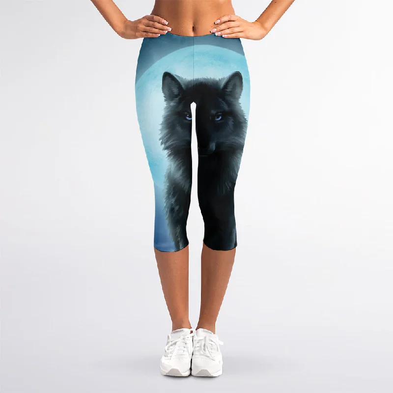 Moonlight Wolf Print Women's Capri Leggings Fashionable Stretchy Fit Leggings