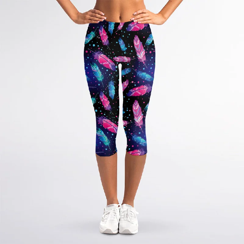 Native Feather Pattern Print Women's Capri Leggings Comfortable Bootcut Workout Leggings