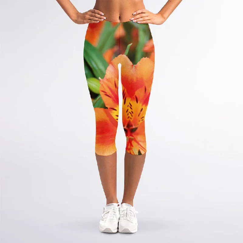 Orange Alstroemeria Print Women's Capri Leggings Stylish Camo Print Leggings