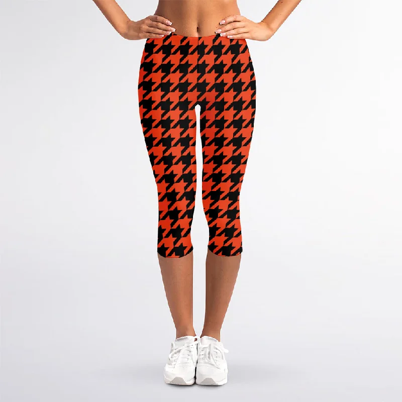 Orange And Black Houndstooth Print Women's Capri Leggings Comfortable Bootcut Workout Leggings